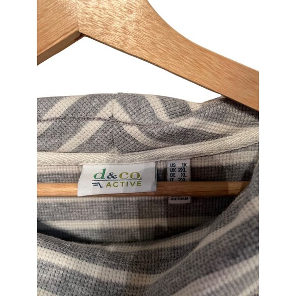 D&Co Active Gray & White Striped Cowl Neck Pullover Top Women's Size 1x - Picture 3 of 6